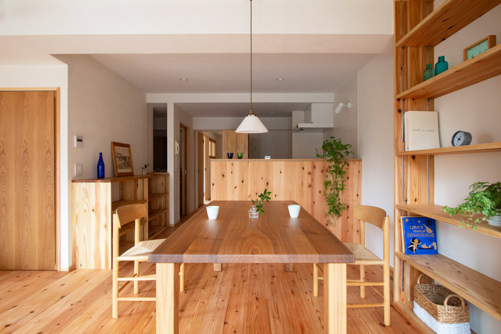 木のマンションリノベーション｜荻窪の家のダイニング