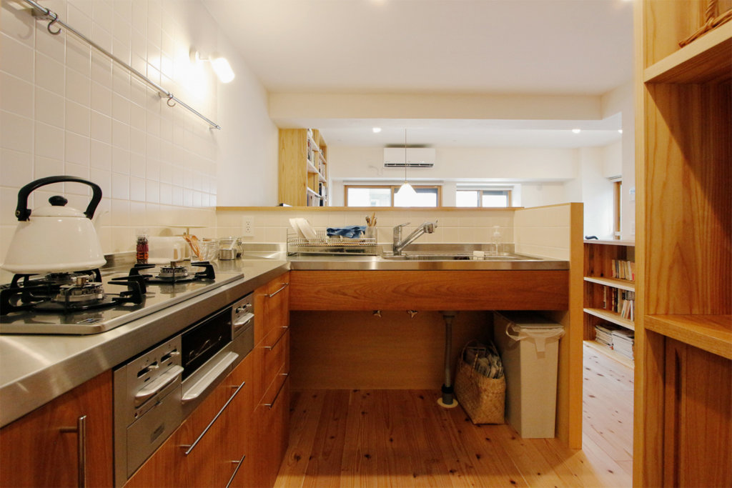 木のマンションリノベーション｜荻窪の家のキッチン
